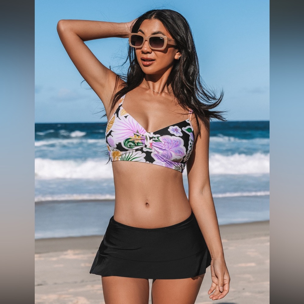 Cupshe Black and Purple Floral Bikini Top